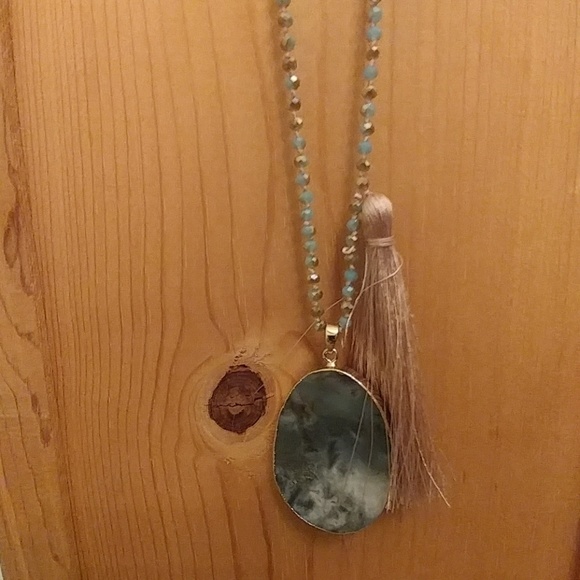 NWT Semi-Precious Natural Stone Necklace - Picture 2 of 3